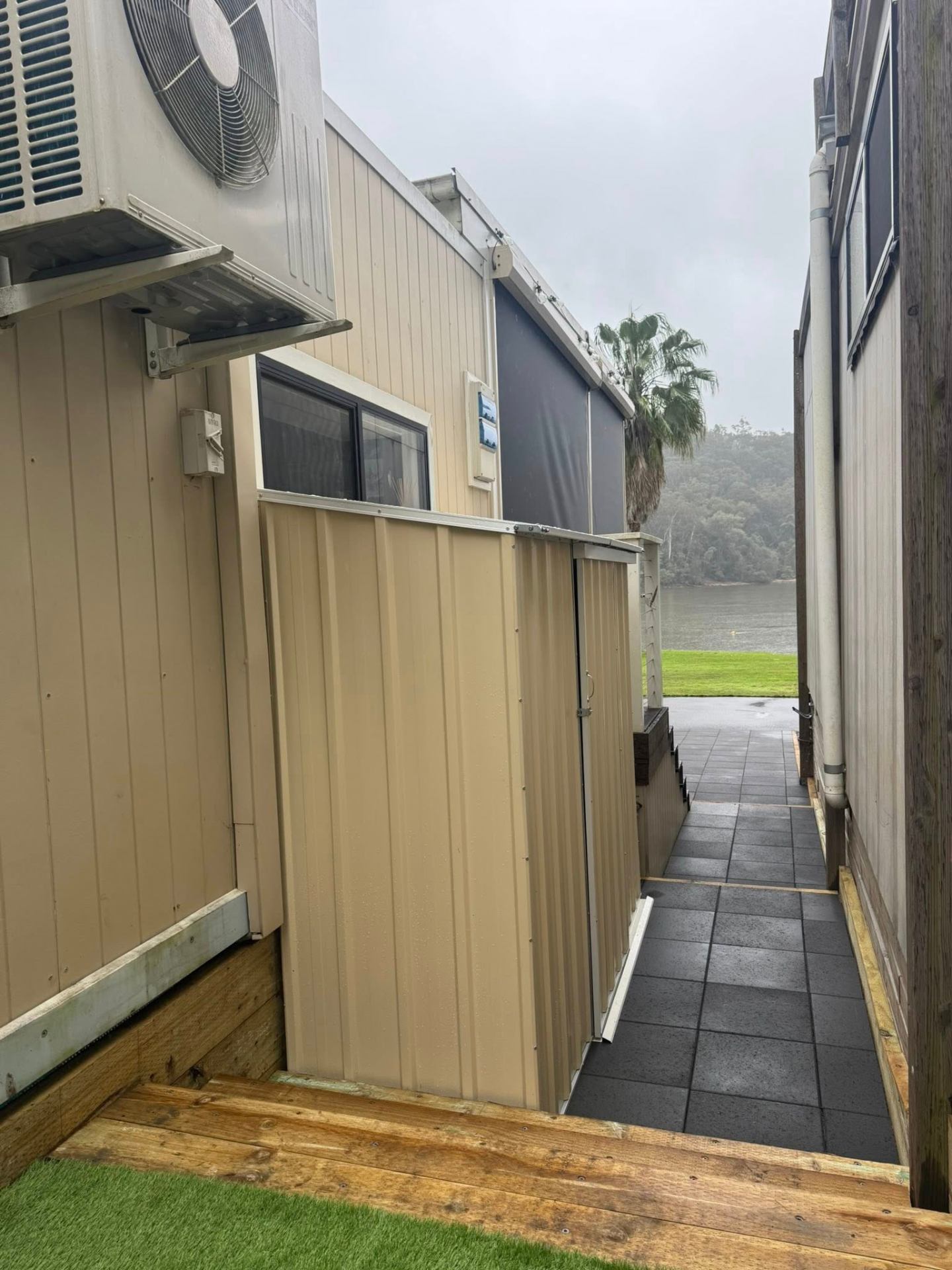 Waterfront cabin walkway & paving